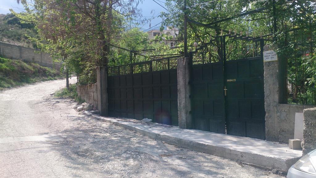 Late * Gjirokastër